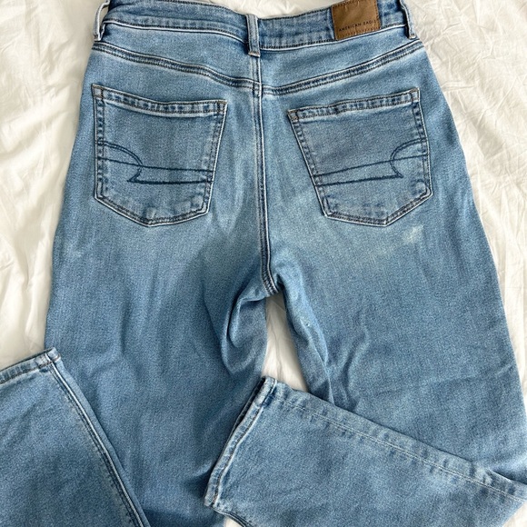 American Eagle Stretch Mom Jeans - Picture 2 of 5